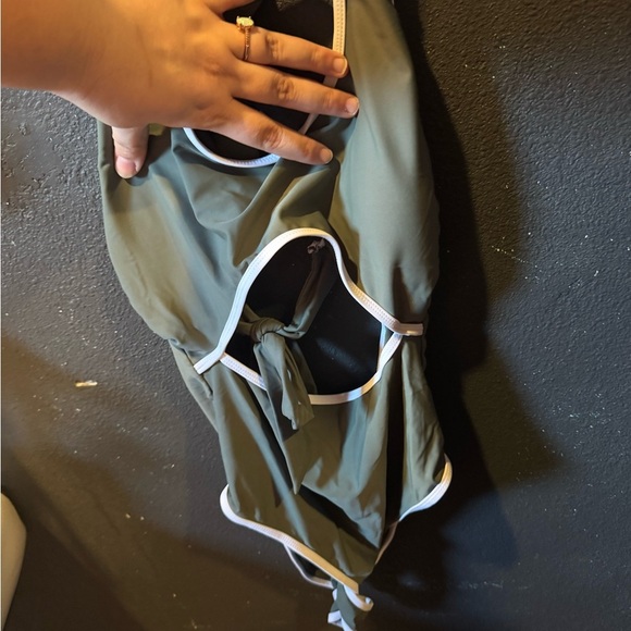 Women’s CYN & LUCA Olive Green One Piece Swimsuit Size Large - Picture 2 of 6